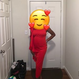 This is a red dress with some flare on the side🔥